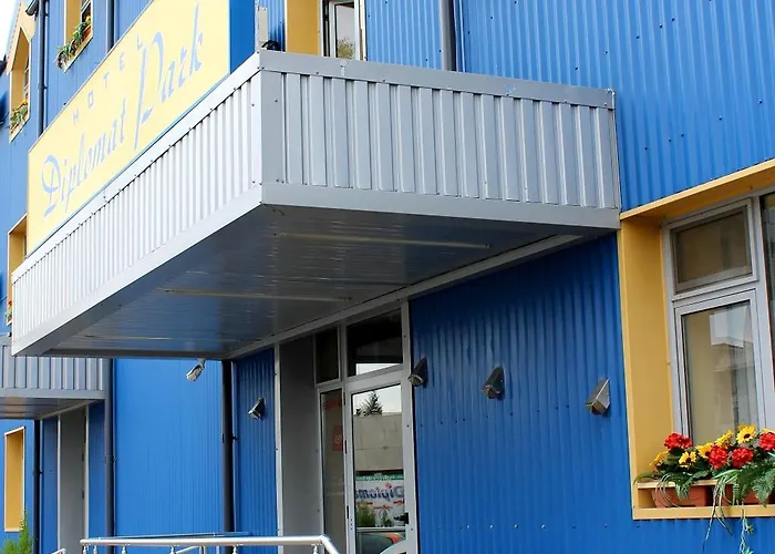 Хотел дипломат парк Луковит