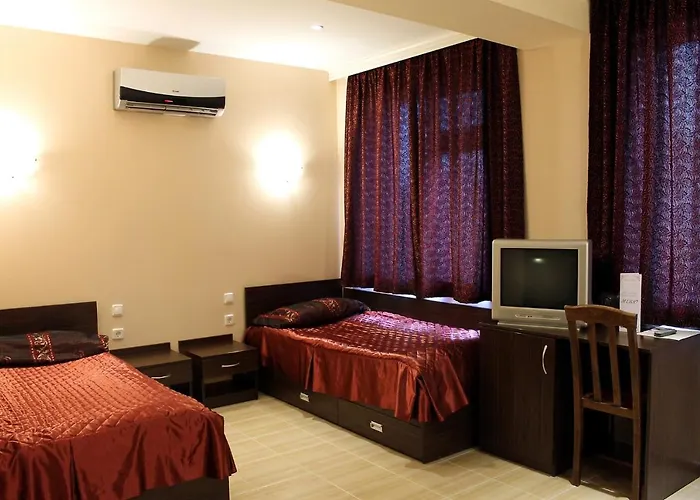 Хотел дипломат парк Луковит